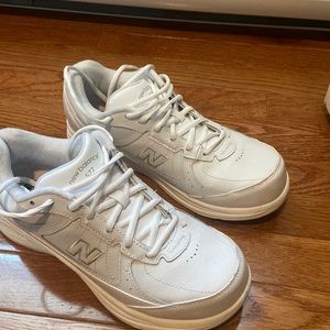 8.5 brand new New Balance walking shoes